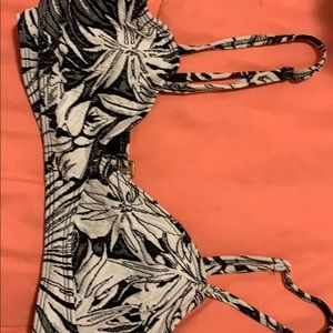 Beach riot Black and white print bathing suit top